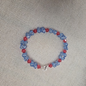 Piros és világos kék karkötő , Ékszer, Karkötő, Gyöngyös karkötő, , MESKA