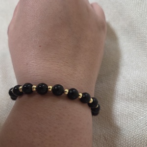 Arany-fekete gyöngyből készült női karkötő  - ékszer - karkötő - gyöngyös karkötő - Meska.hu