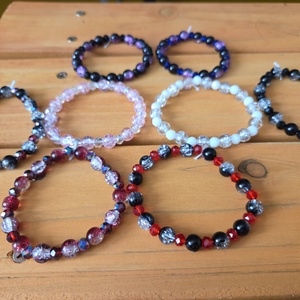 Angyalok és démonok karkötőszett Fekete-piros démon  - ékszer - karkötő - gyöngyös karkötő - Meska.hu