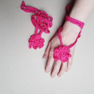 horgolt kézdísz, babalábdísz - esküvő - meghívó & kártya - koszorúslány felkérő - Meska.hu