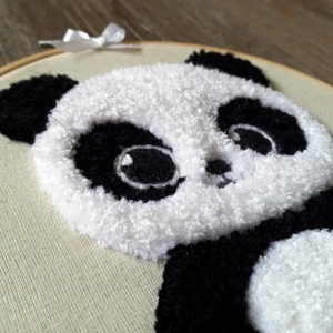 Pandamaci fonal falikép gyerekszobába - otthon & életmód - babaszoba, gyerekszoba - babaszoba dekoráció - Meska.hu