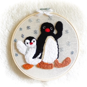 Pingu és kistestvére Pinga, gyerekszoba falikép  - hópelyhekkel - Meska.hu