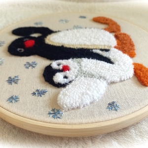 Pingu és kistestvére Pinga, gyerekszoba falikép  - hópelyhekkel - otthon & életmód - babaszoba, gyerekszoba - babaszoba dekoráció - Meska.hu