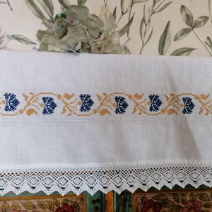 Hímzett keresztszemes konyharuha - otthon & életmód - konyhafelszerelés, tálalás - konyhai textil - konyharuha & törlőkendő - Meska.hu