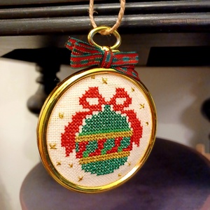 Keresztszemes karácsonyfa dísz - karácsony - karácsonyi lakásdekoráció - karácsonyfadíszek - Meska.hu