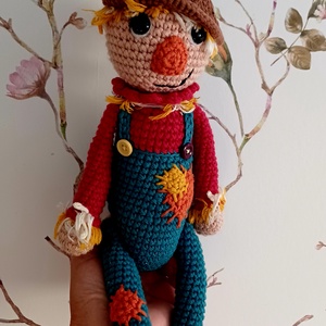 Amigurumi madárijesztő figura - játék & sport - plüssállat & játékfigura - más figura - Meska.hu