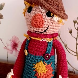 Amigurumi madárijesztő figura - játék & sport - plüssállat & játékfigura - más figura - Meska.hu