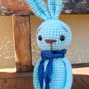 Kék vintage amigurumi nyuszi, Játék & Sport, Plüssállat & Játékfigura, Nyuszi, Horgolás, Meska