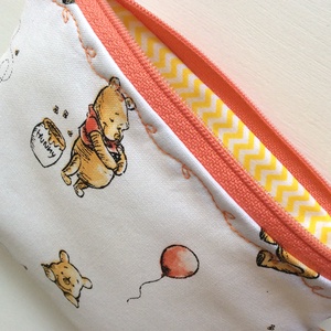 Micimackó mintás irattartó pénztárca, neszesszer - Winnie de Pooh - Artiroka design - táska & tok - neszesszer - Meska.hu