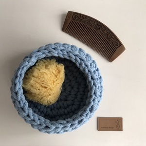 Közepes méretű horgolt kosár, világoskék  színben, zsinór fonalból - Artiroka design - NoWaste -  - Meska.hu