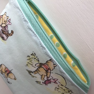 Micimackó, Füles és Malacka mintás, pasztell zöld színű irattartó pénztárca, neszesszer - Winnie de Pooh  -  - Meska.hu