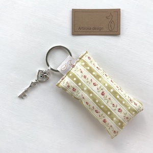 Rózsás kulcstartó kis vintage kulccsal -  Artiroka design -  - Meska.hu