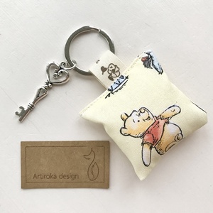 Vidám Tigris és Micimackó mintás pamut kulcstartó - Artiroka design - táska & tok - kulcstartó & táskadísz - kulcstartó - Meska.hu
