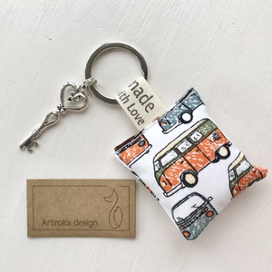 Retro VW autó és busz mintás kulcstartó, vintage kulcs díszítéssel - Artiroka design - táska & tok - kulcstartó & táskadísz - kulcstartó - Meska.hu