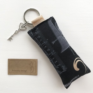 Gitár mintás egyedi kulcstartó - Artiroka design - táska & tok - kulcstartó & táskadísz - kulcstartó - Meska.hu Gitár mintás egyedi kulcstartó - Artiroka design - táska & tok - kulcstartó & táskadísz - kulcstartó - Meska.hu