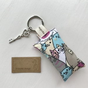 Cica mintás vidám kulcstartó +  vintage kulcs - Artiroka design - táska & tok - kulcstartó & táskadísz - Meska.hu