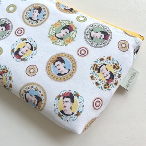 Frida Kahlo mintás tolltartó neszesszer vagy szemüvegtok - Artiroka design - táska & tok - neszesszer - Meska.hu Frida Kahlo mintás tolltartó neszesszer vagy szemüvegtok - Artiroka design - táska & tok - neszesszer - Meska.hu