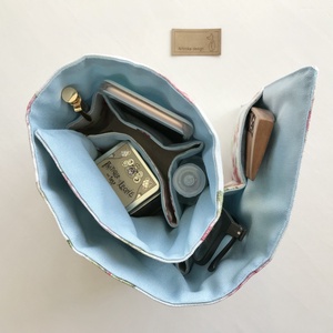 Rózsa mintás, kék színű táskarendező, táska rendszerező  -  Artiroka design  - táska & tok - kézitáska & válltáska - belső rendező - Meska.hu