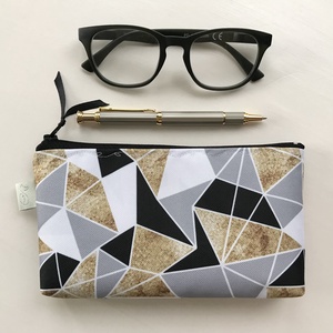 Geometria mintás, fekete-fehér szürke-arany színű VÍZLEPERGETŐS neszesszer - Artiroka design - táska & tok - neszesszer - Meska.hu