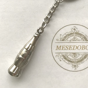 Cola üveg forma -  fém kulcstartó   - Mesedoboz - táska & tok - kulcstartó & táskadísz - kulcstartó - Meska.hu