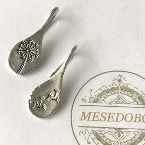 Pitypangok nyomatos ezüst színű fülbevaló  - Mesedoboz - ékszer - fülbevaló - lógó fülbevaló - Meska.hu