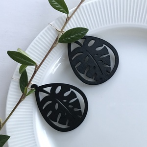 Fából készült, elegáns, különleges fülbevaló levél mintával  - Mesedoboz, Ékszer, Fülbevaló, Lógó fülbevaló, Ékszerkészítés, MESKA
