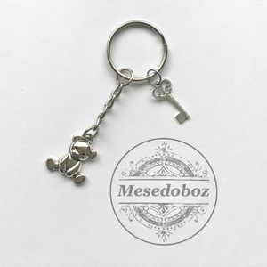 Mackó kulcstartó kulcs medállal  - Mesedoboz - táska & tok - kulcstartó & táskadísz - kulcstartó - Meska.hu