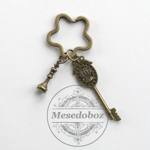 Sakk, királynő figura kulcstartó  - Mesedoboz - táska & tok - kulcstartó & táskadísz - kulcstartó - Meska.hu