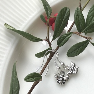 Méhecske fülbevaló pár , Ékszer, Fülbevaló, Lógó fülbevaló, Ékszerkészítés, MESKA