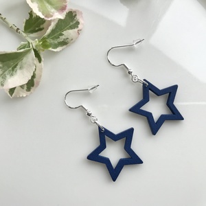 Fából készült, csillag fülbevaló több színben  - Mesedoboz - ékszer - fülbevaló - lógó fülbevaló - Meska.hu