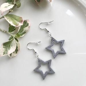 Fából készült, csillag fülbevaló több színben  - Mesedoboz, Ékszer, Fülbevaló, Lógó fülbevaló, Ékszerkészítés, MESKA