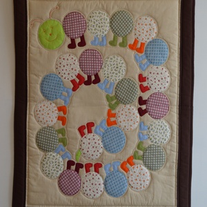 Százlábú Babatakaró garnitúra - Babatakaró párnával, Otthon & Életmód, Babatakaró, gyerek pléd, Babaszoba, gyerekszoba, Patchwork, foltvarrás, Hímzés, MESKA
