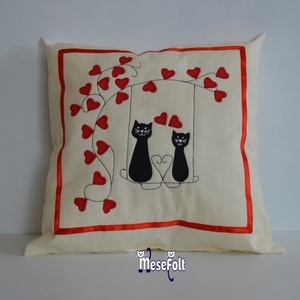 Hintázó cicapár-Valentin napi díszpárna, Otthon & Életmód, Lakástextil, Párna & Párnahuzat, Patchwork, foltvarrás, Hímzés, MESKA