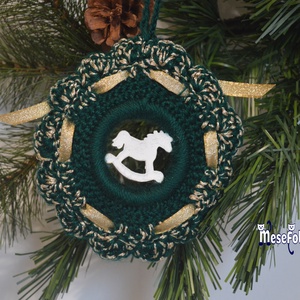 Karácsonyi koszorú (zöld - hintaló) - karácsony - karácsonyi lakásdekoráció - karácsonyfadíszek - Meska.hu