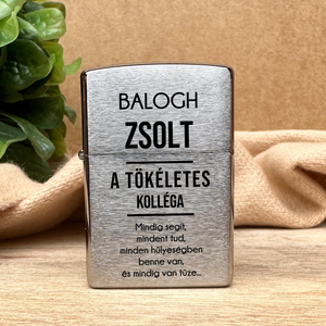 Vicces ajándék kollégának  Zippo öngyújtó, Otthon & Életmód, Dekoráció, Asztal és polc dekoráció, Hamutál, öngyújtó, pipa, Gravírozás, pirográfia, MESKA