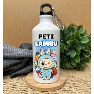 Labubu kulacs saját névvel - otthon & életmód - konyhafelszerelés, tálalás - italos kellékek - kulacsok - Meska.hu