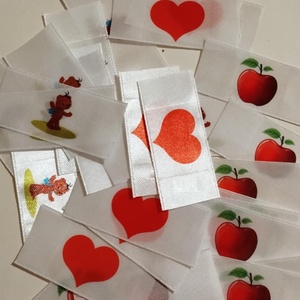 Ovis,bölcsis jelvarrós - játék & sport - ovis felszerelés - óvodai jelek - Meska.hu