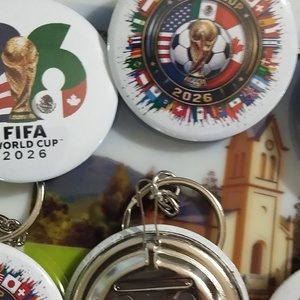 Sörnyitós kulcstartó  - ékszer - kitűző és bross - Meska.hu
