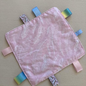 Pihe-puha cimkerongyi, címke kendő - játék & sport - 3 éves kor alattiaknak - rágóka - Meska.hu Pihe-puha cimkerongyi, címke kendő - játék & sport - 3 éves kor alattiaknak - rágóka - Meska.hu