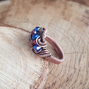 Swarovski gyöngyös rézdrót gyűrű - ékszer - gyűrű - többköves gyűrű - Meska.hu