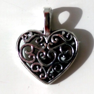 Szív alakú medál 10 db ingyenes posta - kellékek & szerszámok - gyöngyfűzés kellékek - egyéb alkatrész - Meska.hu