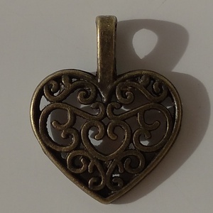 Szív alakú medál 10 db ingyenes posta - kellékek & szerszámok - gyöngyfűzés kellékek - egyéb alkatrész - Meska.hu
