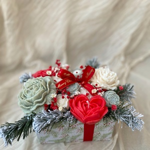 Gyertya virágbox (szójagyertyából) - kézműves ajándék bármilyen alkalomra - Meska.hu