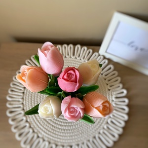 Gyertya tulipán élethű szárral vázában (szójagyertya) - Nőnapra, Anyák napjára vagy más alkalomra - otthon & életmód - gyertya, illat, aroma - gyertya - Meska.hu
