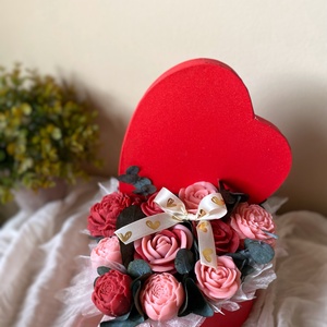 Illatviasz virágbox (szójaviaszból) - évfordulós ajándék - Meska.hu