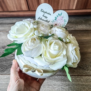 Aranysárga kis méretű szülőköszöntő box , Esküvő, Emlék & Ajándék, Szülőköszöntő ajándék, Virágkötés, Papírművészet, MESKA