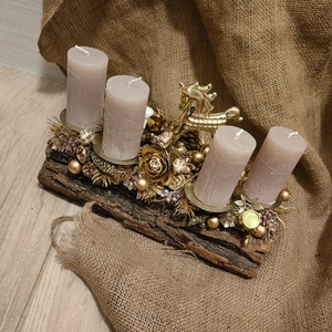 Arany színvilágú fahasábra ültetett adventi koszorú - karácsony - adventi díszek - adventi asztaldísz - Meska.hu