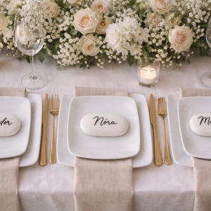 Esküvői ültető kézzel írt hófehér kövön - esküvő - meghívó & kártya - ültetési rend - Meska.hu