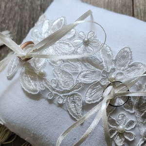 Champagne esküvői gyűrűpárna  - esküvő - kiegészítők - gyűrűtartó & gyűrűpárna - Meska.hu