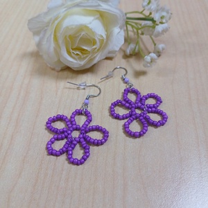 Lila gyöngyvirág fülbevaló, Ékszer, Fülbevaló, Lógós kerek fülbevaló, Ékszerkészítés, Gyöngyfűzés, gyöngyhímzés, MESKA